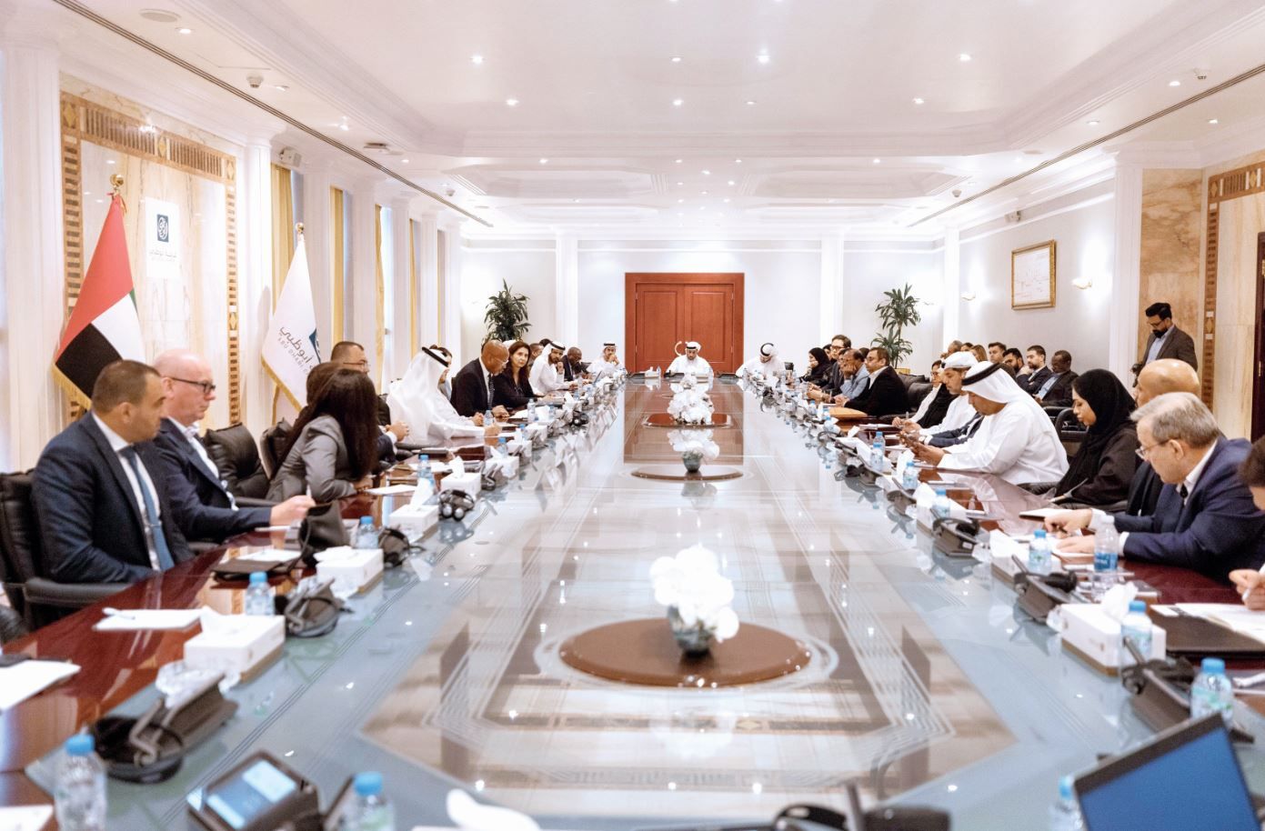 «المالية» تُعَرّف القطاع الخاص بفرص الأعمال في الاقتصادات الناشئة