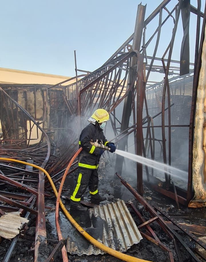 إخماد حريق بمحل تجاري بولاية سناو