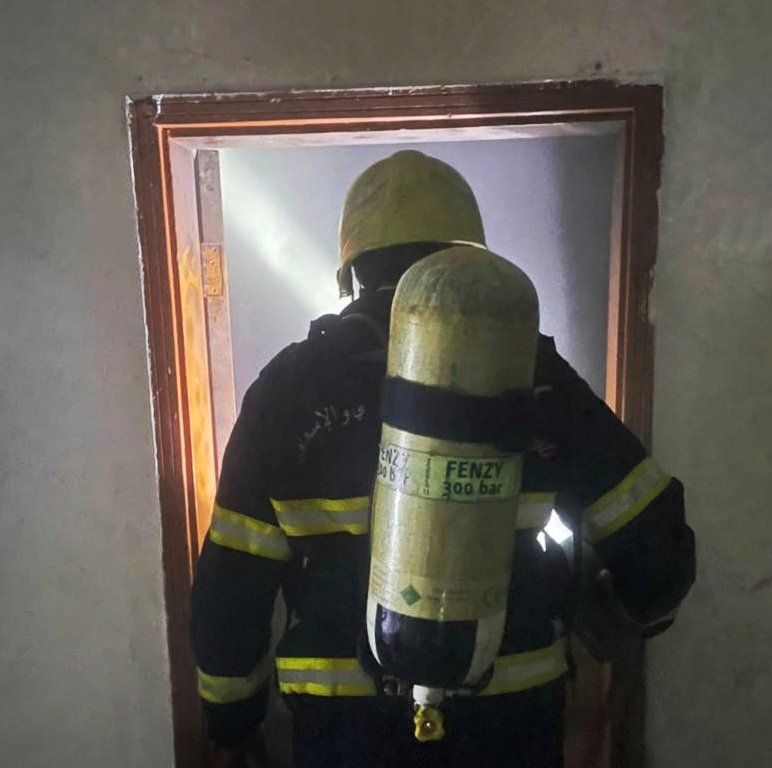 إخماد حريق شب في منزل دون تسجيل اصابات