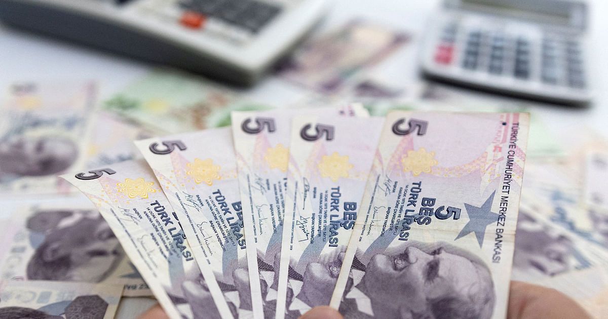 الليرة التركية تتراجع إلى مستوى قياسي جديد مقابل الدولار