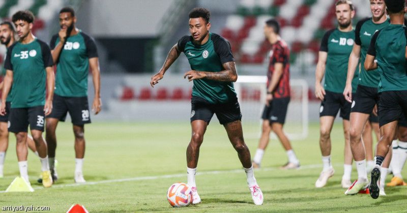 «محاضرة» تجهز الاتفاق للأهلي.. ولينجارد يشارك