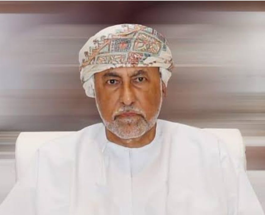 نيابةً عن جلالة السلطان نائب رئيس الوزراء لشؤون الدفاع يرعى قراءة السيرة النبوية