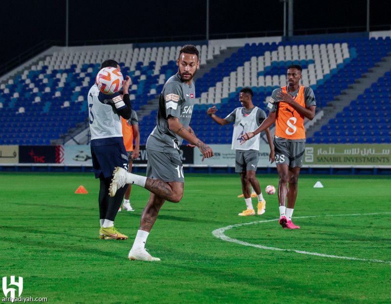 الدوسري يتجاوز آلام الساقين