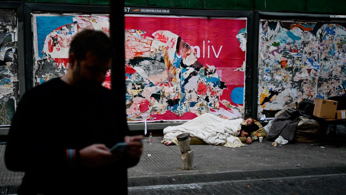 إحصاءات رسمية.. أكثر من 40 بالمئة من الأرجنتينيين يعيشون تحت خط الفقر