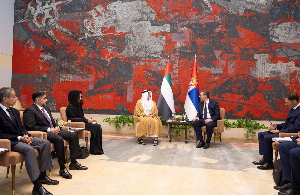 خالد بن محمد بن زايد يلتقي الرئيس الصربي في بلغراد لبحث العلاقات الثنائية بين البلدين