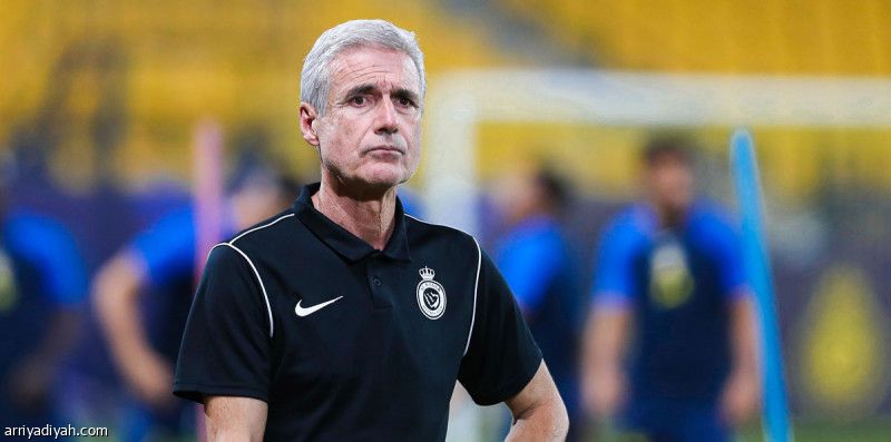 «الانضباط» تعاقب مدرب النصر