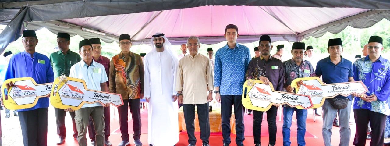 ملك ماليزيا يشكر محمد بن زايد على تمويل مشروع سكني لمحدودي الدخل مكون من 790 منزلاً