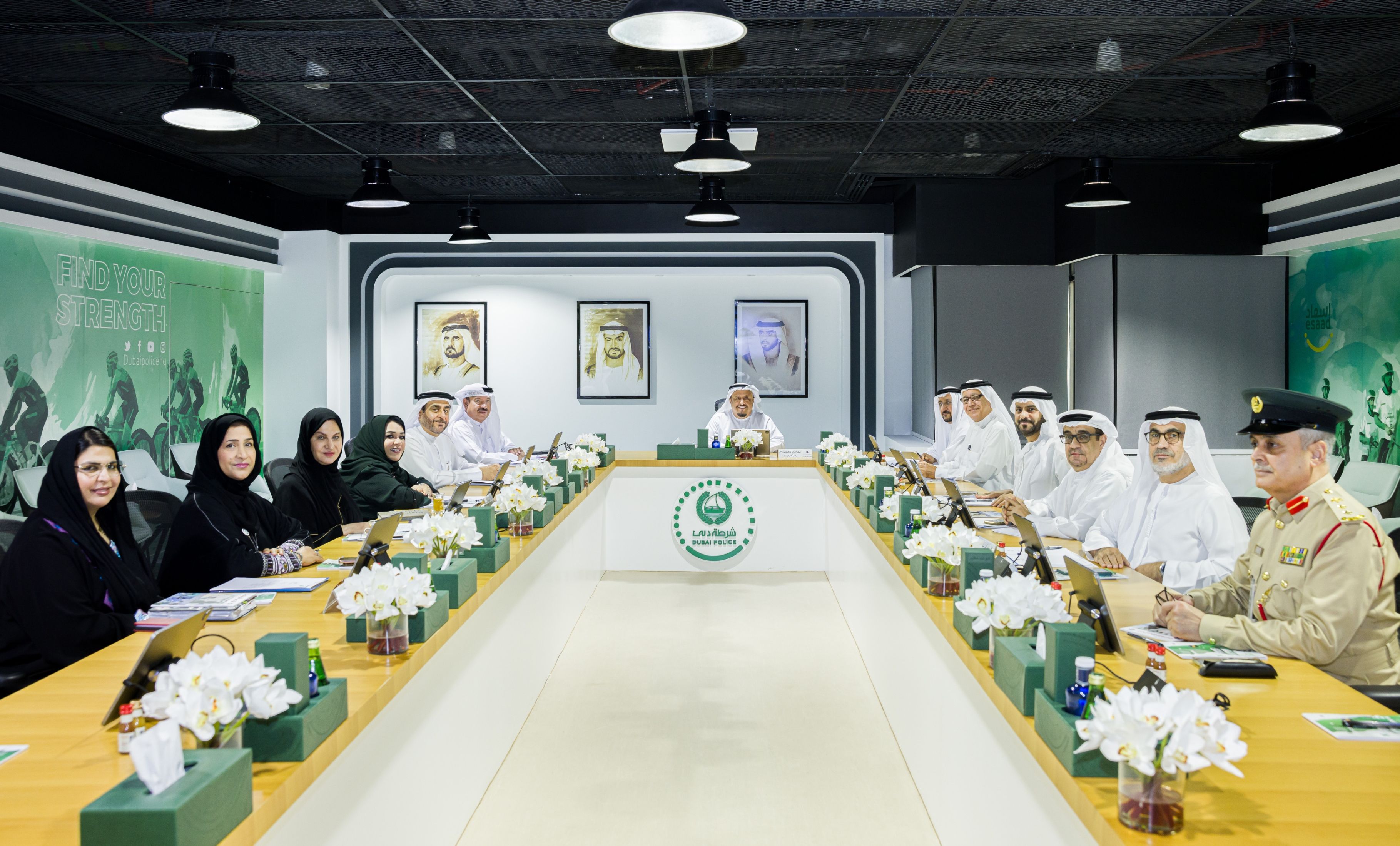 جمعية توعية ورعاية الأحداث تناقش الأفكار والمقترحات المتعلقة بمشاركتها في فعالية اليوم الوطني 52
