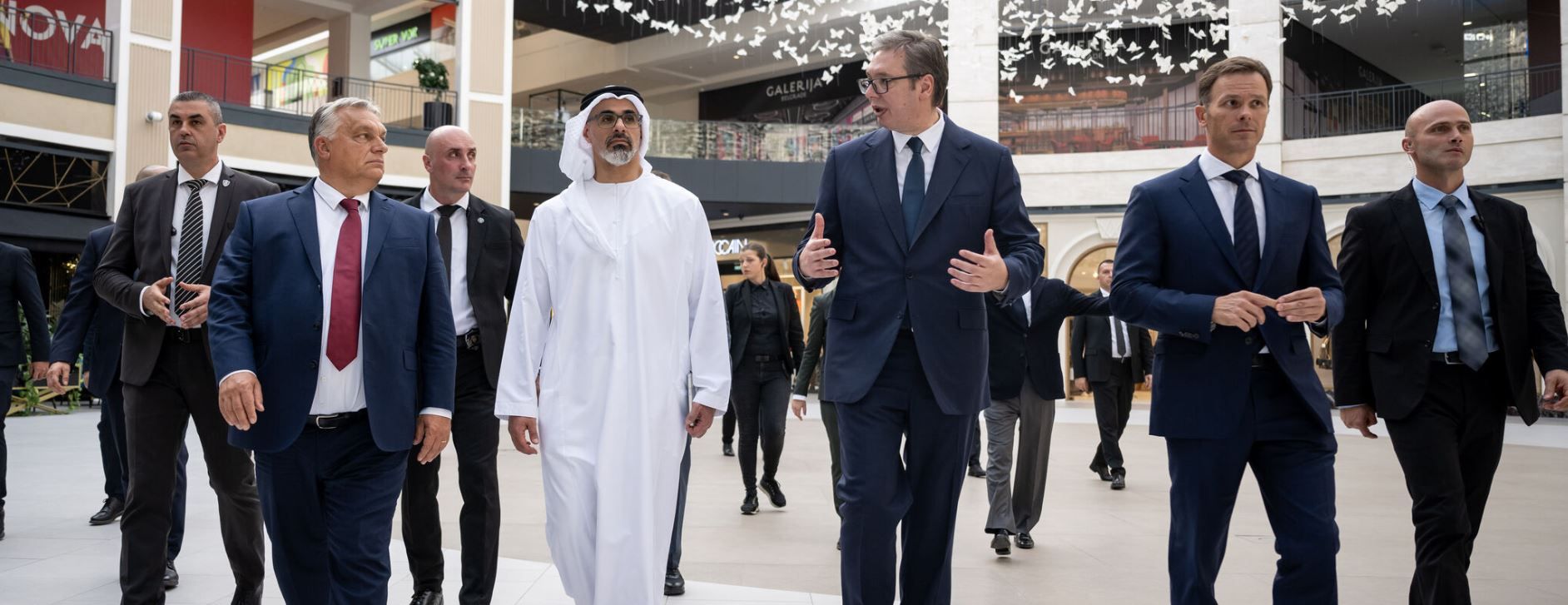 خالد بن محمد بن زايد والرئيس الصربي ورئيس وزراء المجر يزورون مشاريع تطويرية في بلغراد