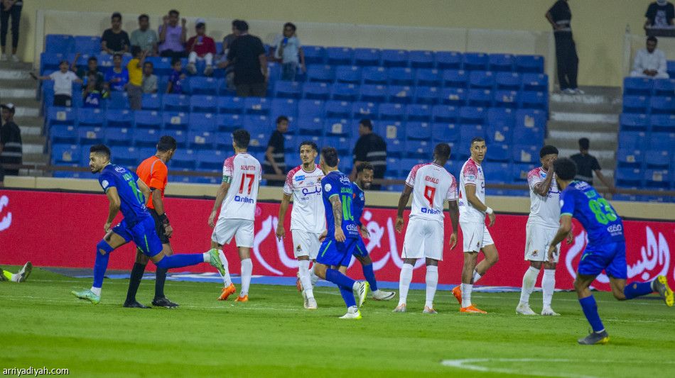 الفتح يكتسح الوحدة بخماسية