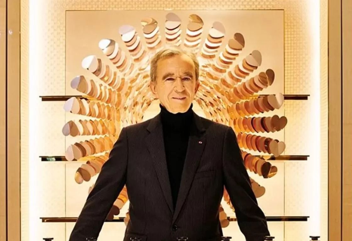 ثاني أغنى رجل في العالم وملياردير روسي في قضية غسيل أموال .. بسبب ملعب للأثرياء