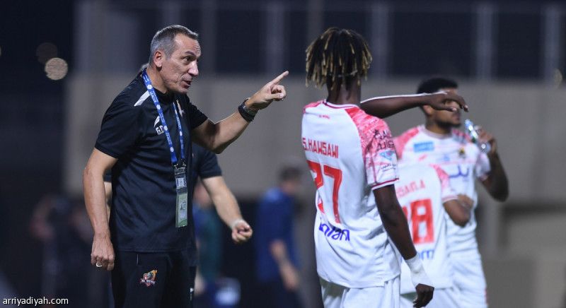 دونيس: فقدان التركيز وراء الخسارة أمام الفتح