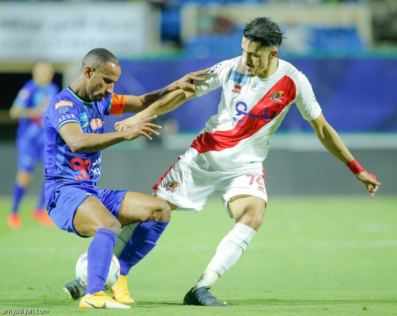 الوحدة المنتشي يهدد طموحات الفتح