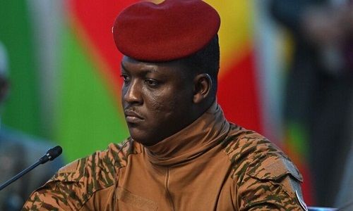 رئيس بوركينا فاسو الانتقالي ينفي وجود مشاكل مع ساحل العاج