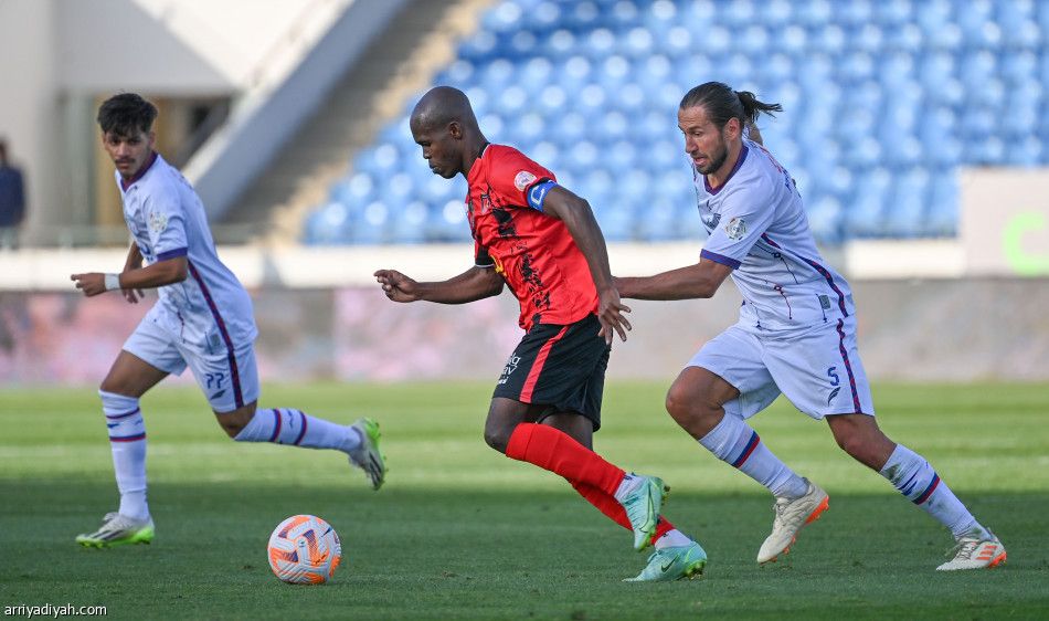 الرياض يعوض غياب 5 جولات بنقاط أبها