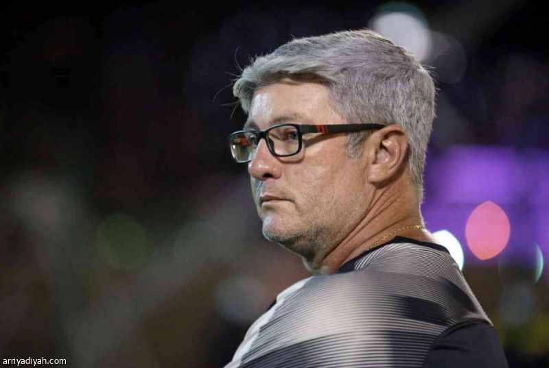 الرياض يتفق مع هيلمان