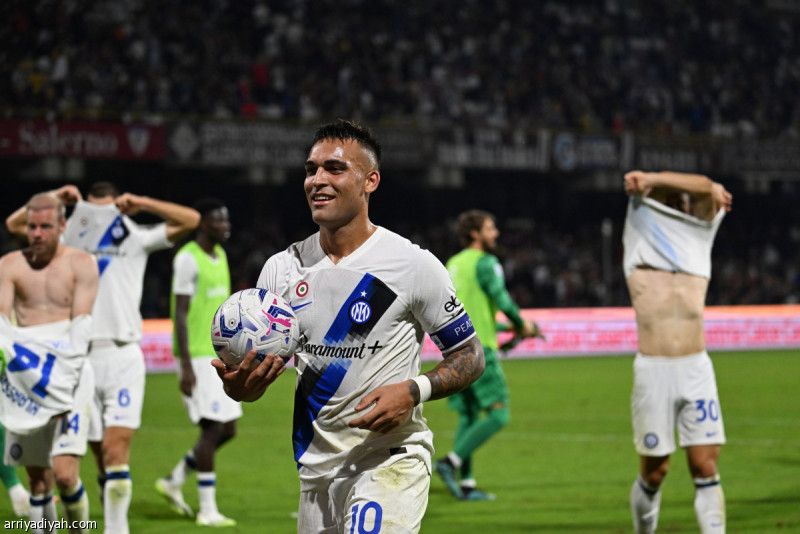 «سوبر هاتريك» لاوتارو يبقي إنتر في الصدارة