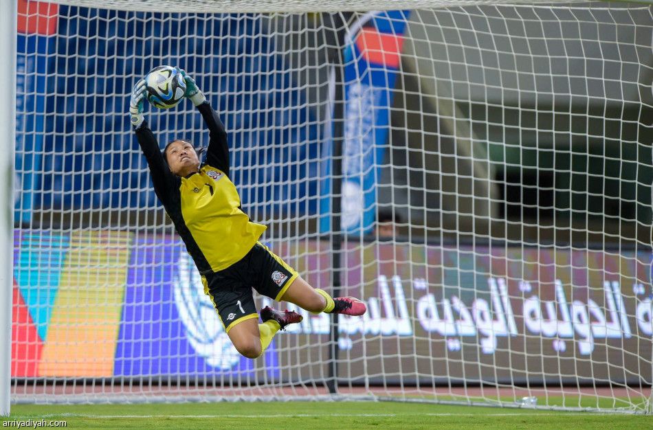 لبنان يتوج بلقب «دولية السيدات»