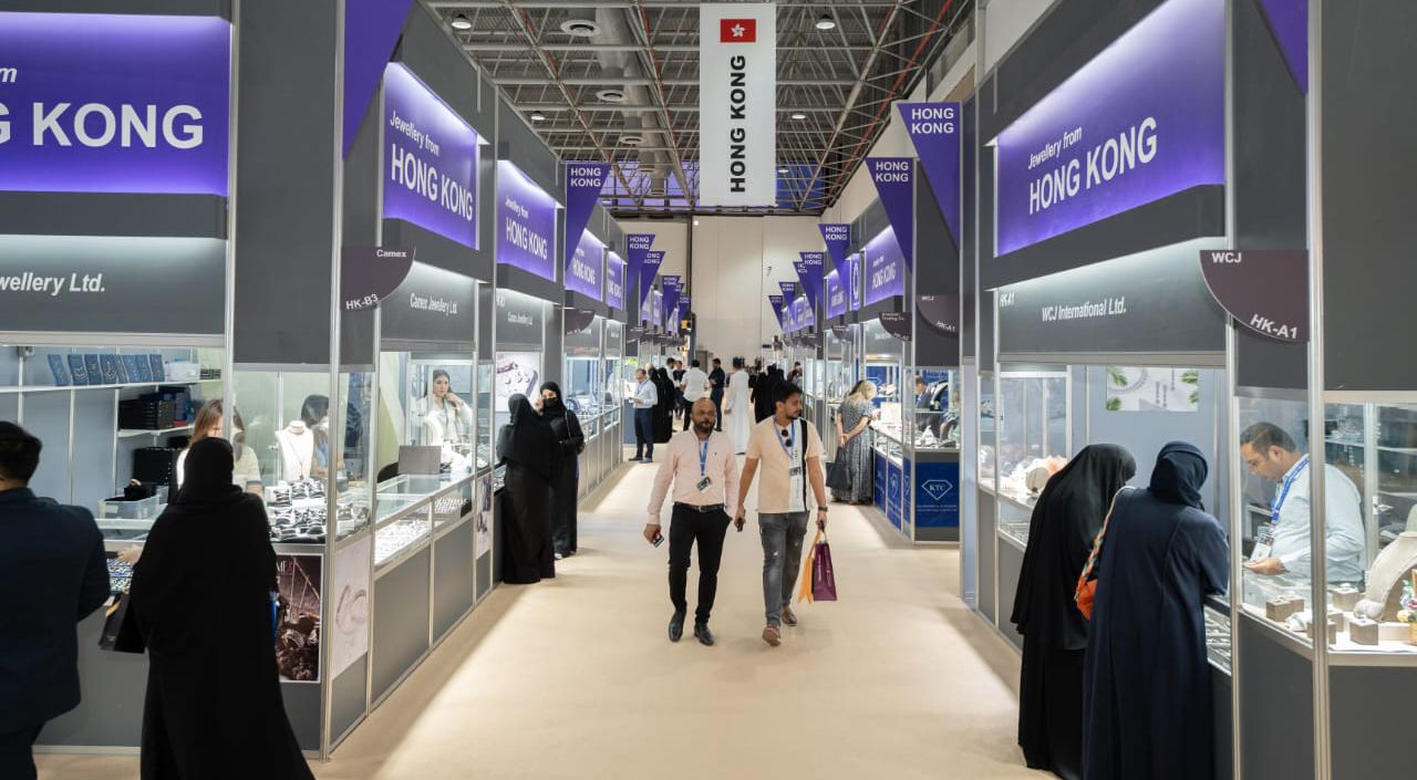 معرض المجوهرات يعزز حضور العلامات العالمية في أسواق المنطقة