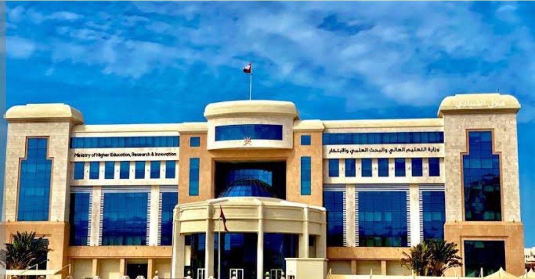 منح للدراسات العليا مقدمة من حكومة المجر