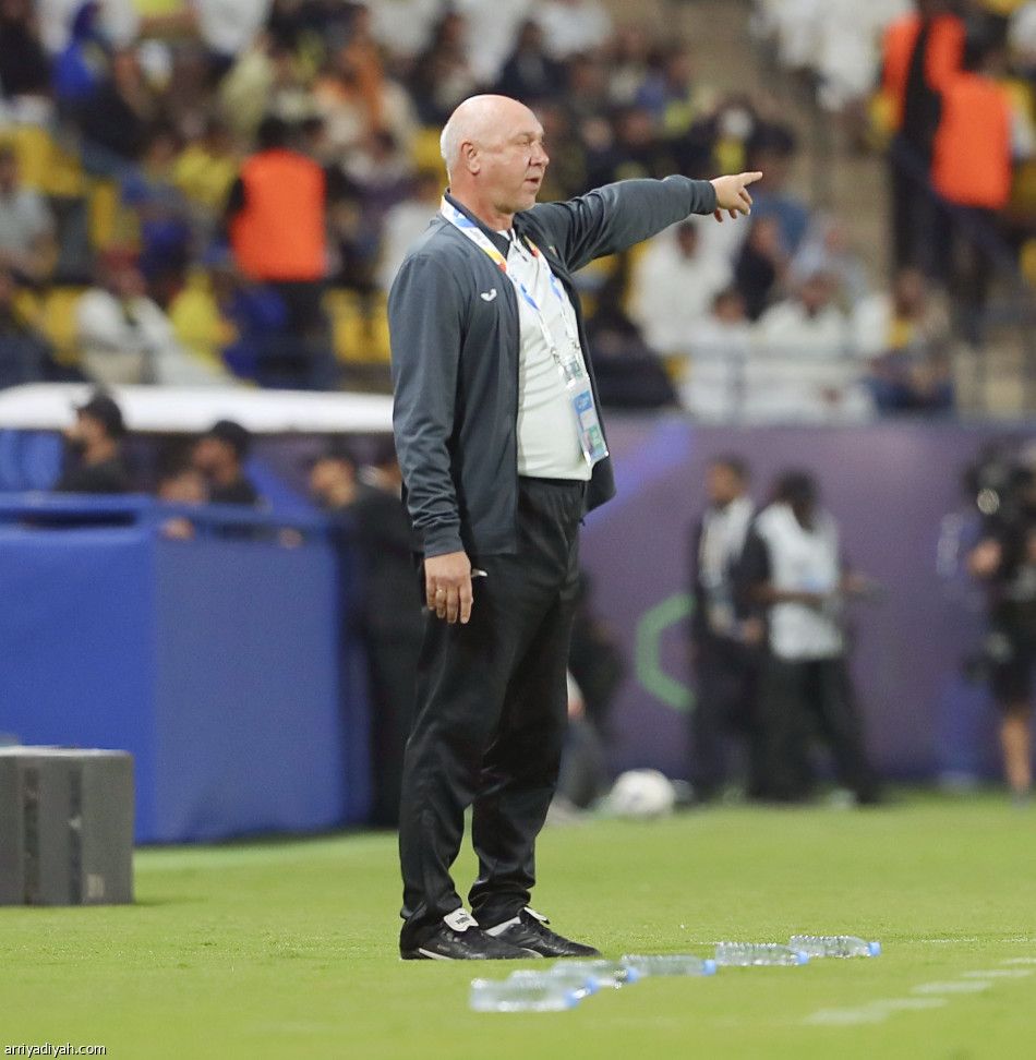 اليسرى تسيطر على «الدون»