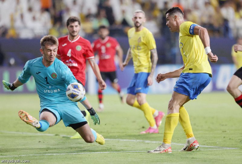 اليسرى تسيطر على «الدون»