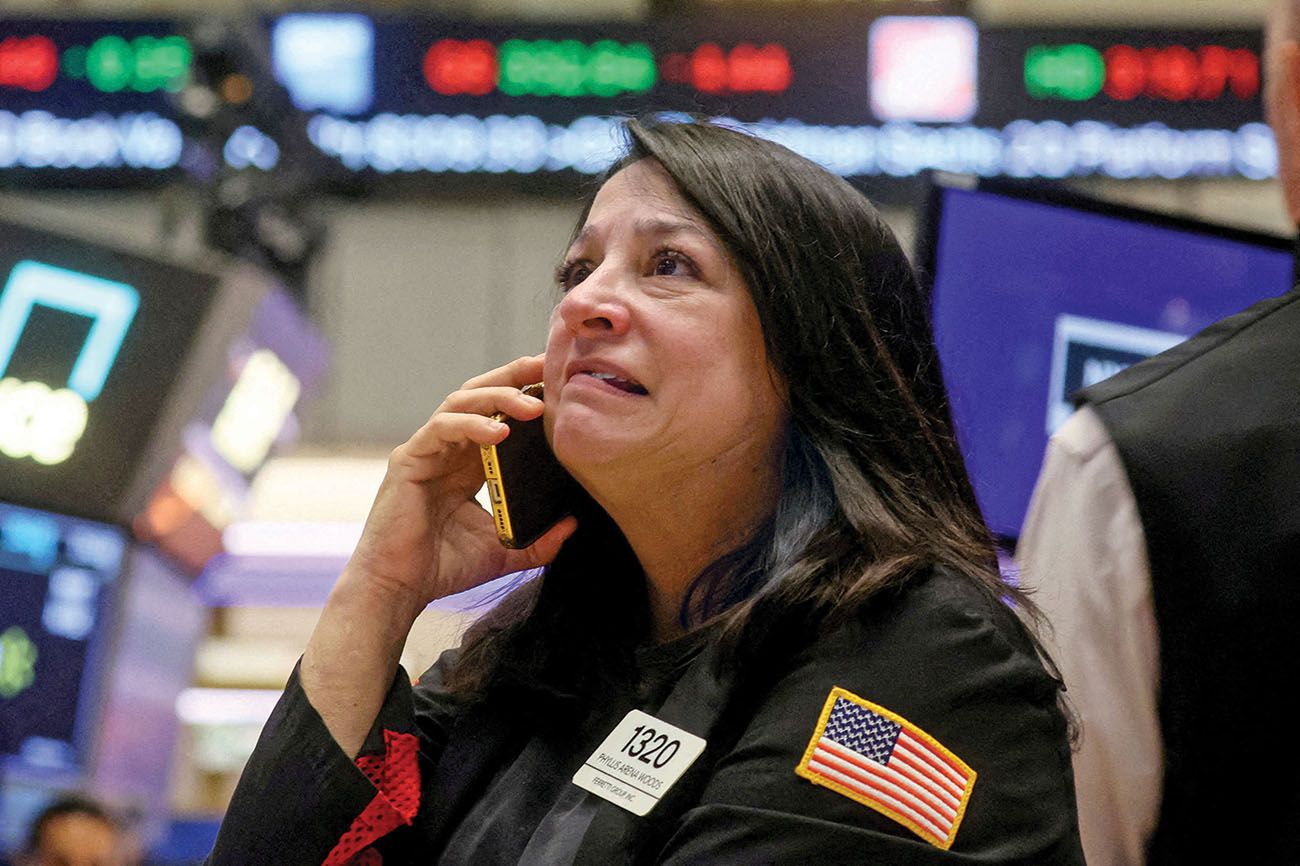 تحديث : الأسهم الأمريكية تنخفض 1.5% وداو جونز يفقد 420 نقطة