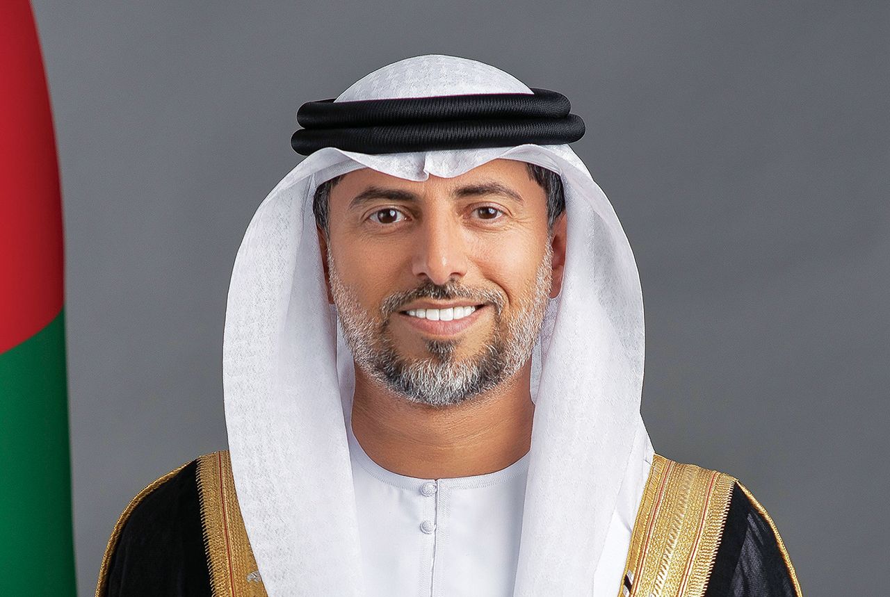 سهيل المزروعي: الإمارات حريصة على تعزيز الاستثمار في الطاقة النظيفة والمتجددة