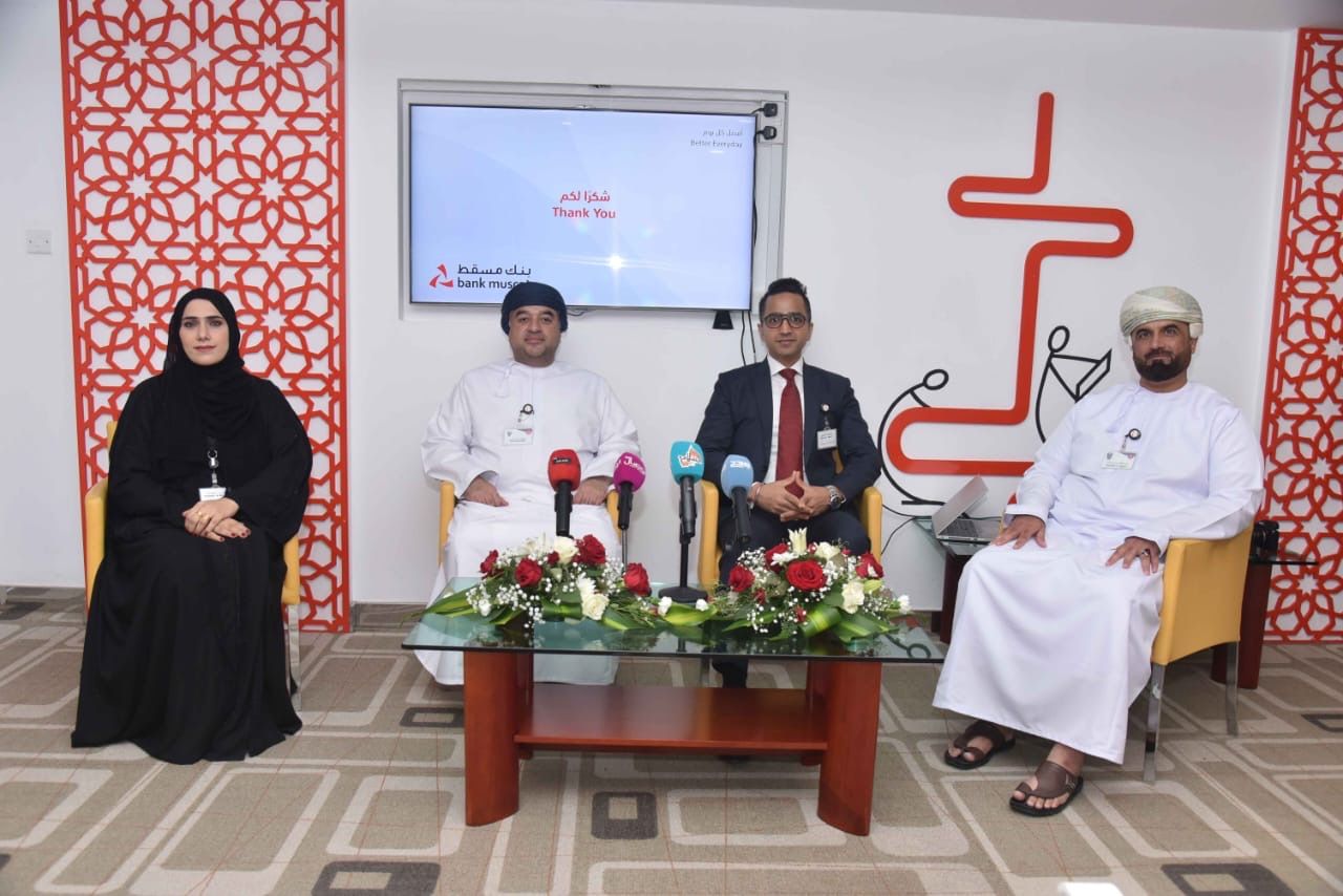 بنك مسقط ينظم زيارة إعلامية للتعريف بأهمية مركز الإتصالات في تعزيز تجربة الزبائن