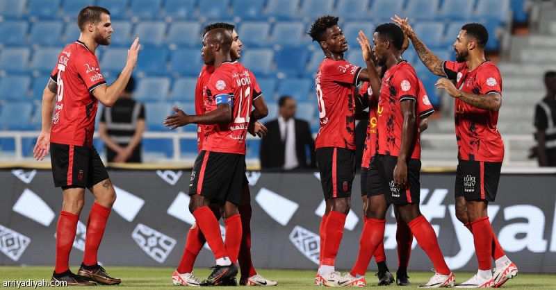 سانتوس ينقذ الشباب من مصيدة الرياض