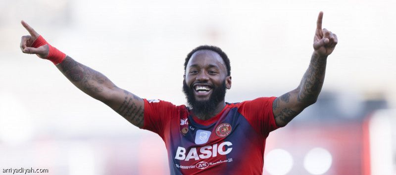 ضمك يواصل انطلاقته برباعية الحزم