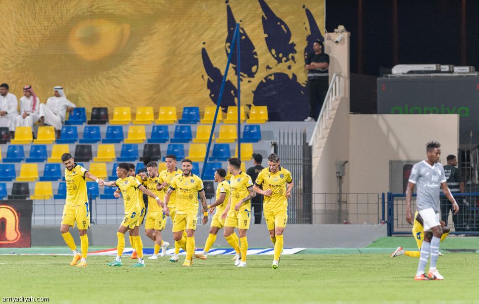 بثلاثية الطائي.. التعاون يعتلي صدارة روشن مؤقتا