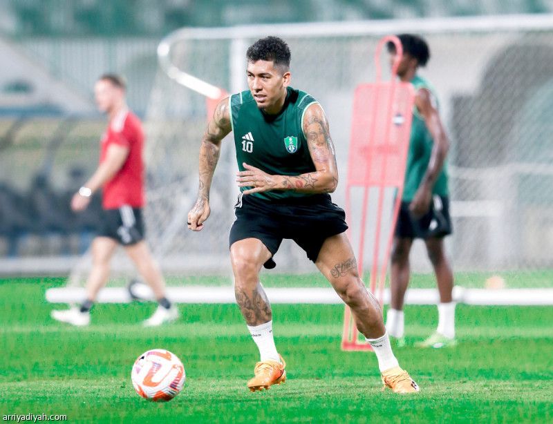 تمزق يبعد ماكسيمان.. ويايسله يغلق التدريبات