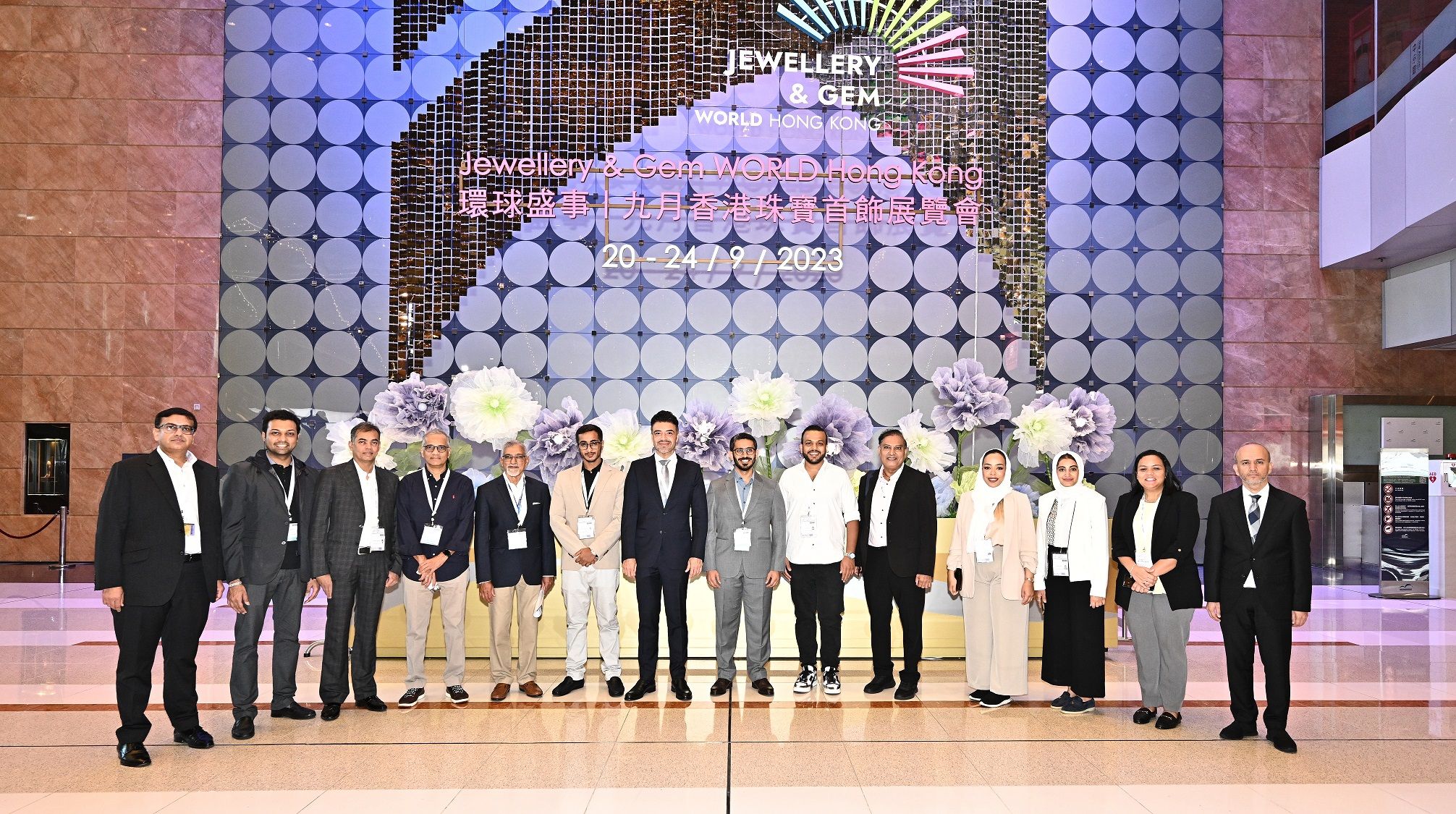 غرفة دبي العالمية تنسق 160 اجتماع عمل ثنائي لـ 11 شركة من دبي