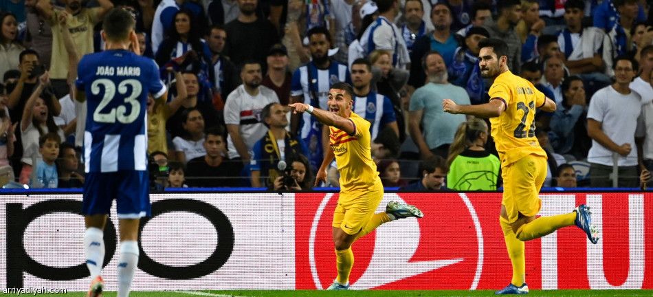 برشلونة يُسقط بورتو.. ويتصدر
