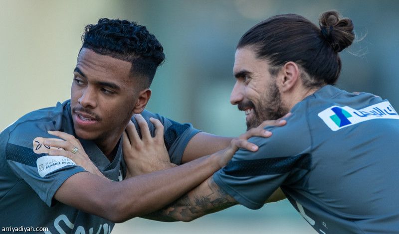 مولودة نيمار تبعده عن الأخدود