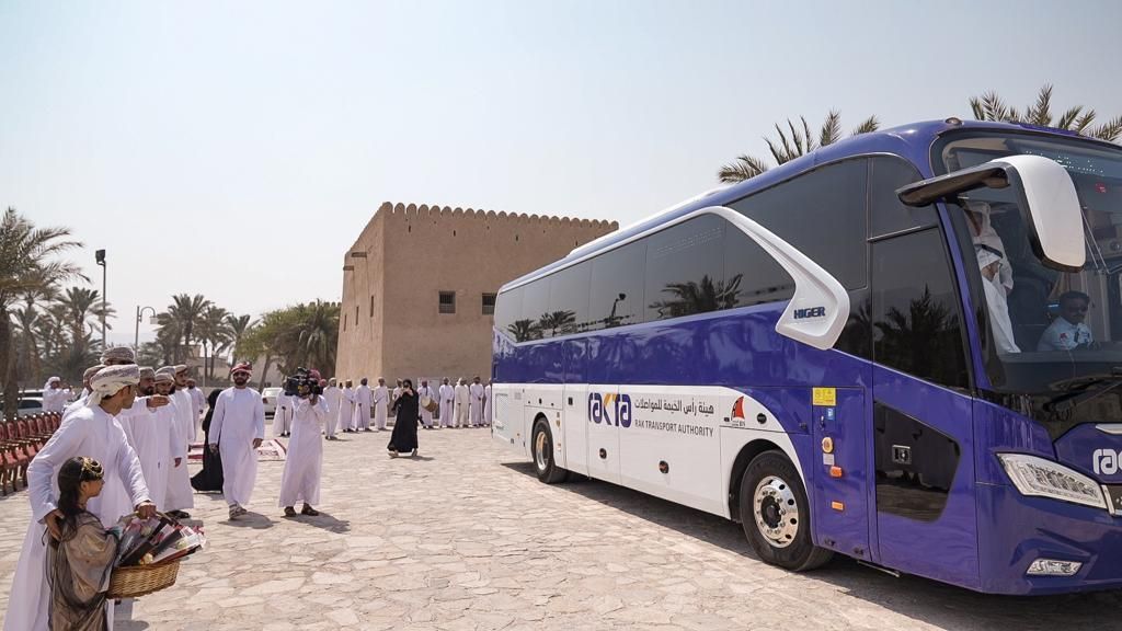 إطلاق أول رحلة دولية للنقل الجماعي بالحافلات بين رأس الخيمة ومسندم بسلطنة عمان