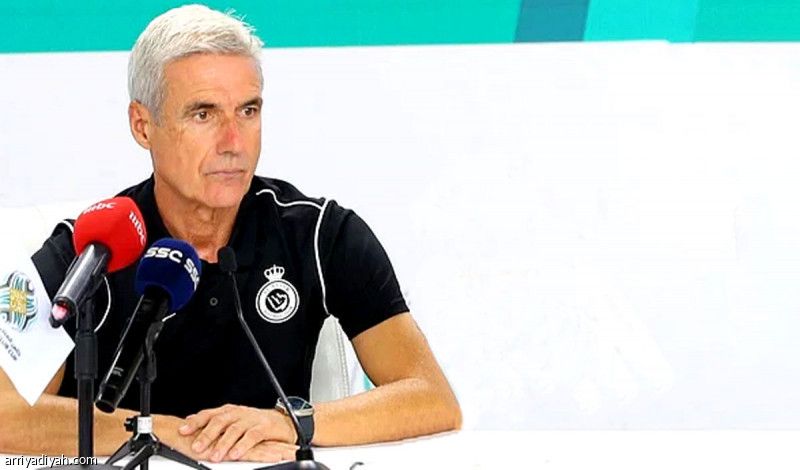 كاسترو يحاضر المدربين