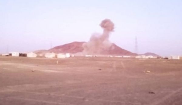 الحكومة اليمنية تُحمّل المجتمع الدولي مسؤولية استمرار هجمات الحوثيين الإرهابية على مخيمات النازحين بمأرب