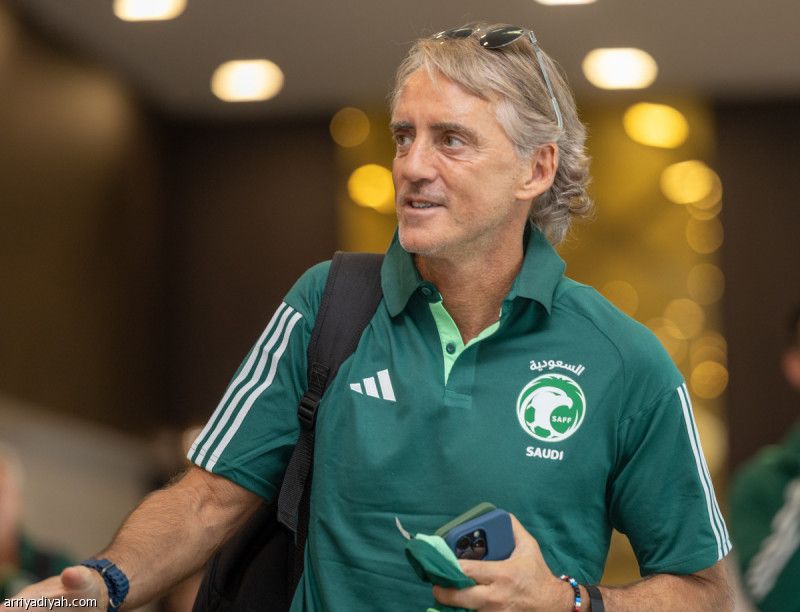 الأخضر يطير إلى البرتغال