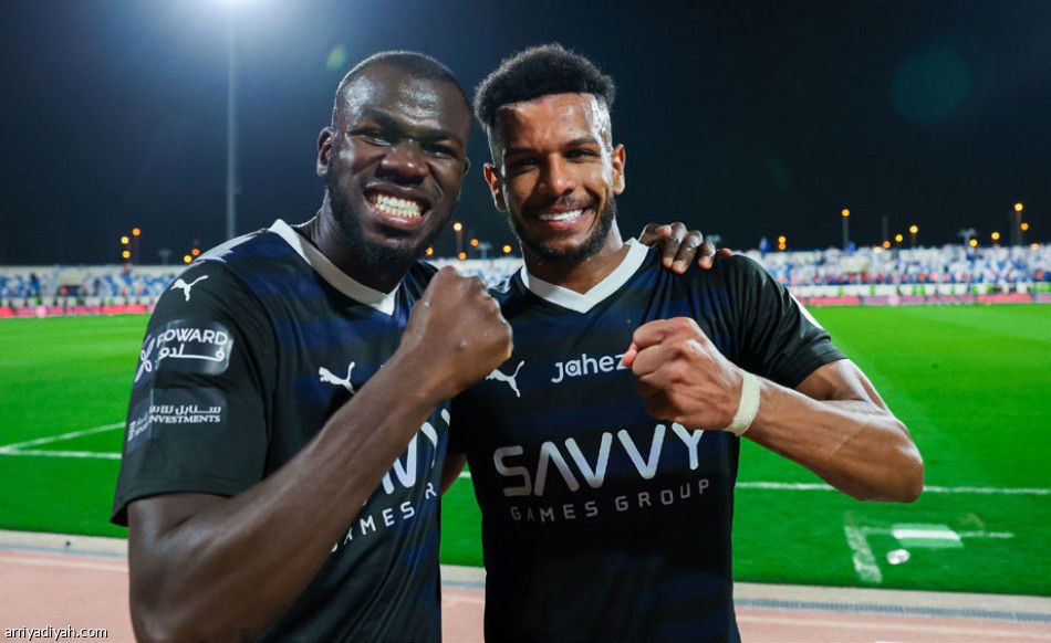 قبل التوقف.. الصدارة.. عادة هلالية