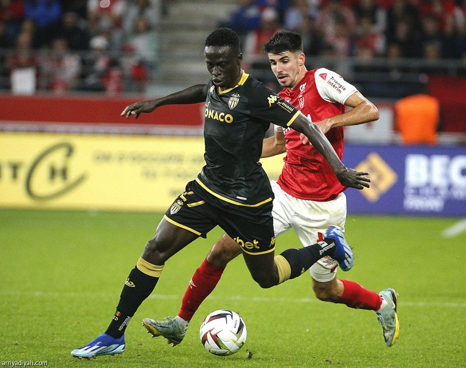 موناكو يحافظ على الصدارة بثلاثية ستاد ريمس