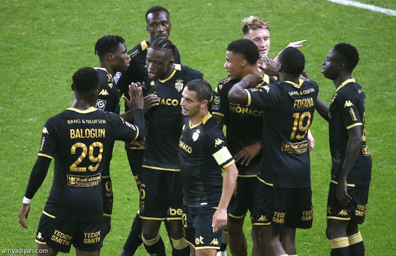 موناكو يحافظ على الصدارة بثلاثية ستاد ريمس