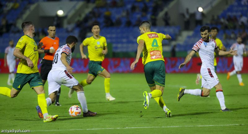 «السلبية» تحسم مواجهة الخليج والرائد