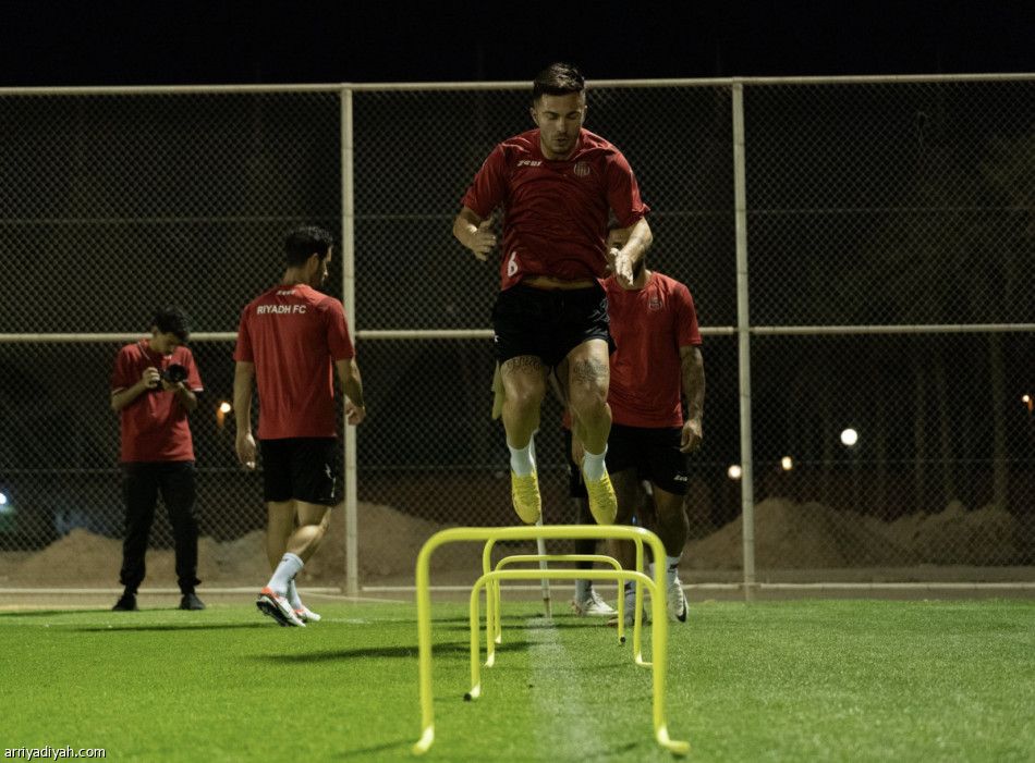 هيلمان ينطلق مع الرياض