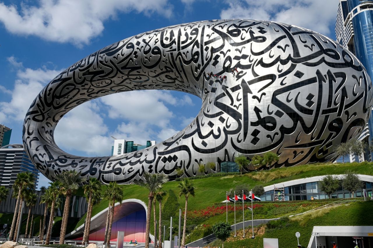 1800 خبير في «ملتقى دبي للذكاء الاصطناعي» غداً