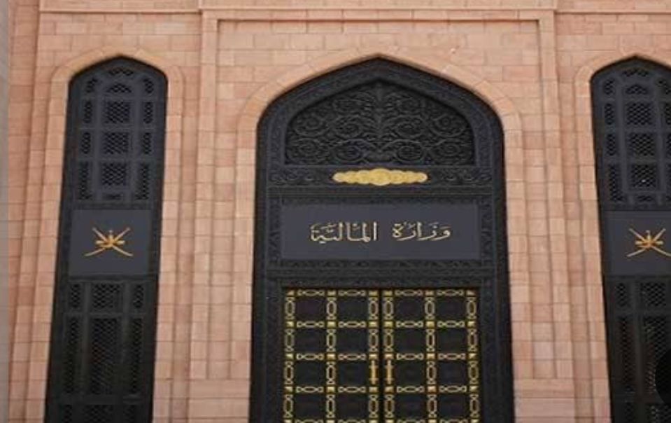 المالية: عدد من ستتم ترقيتهم أكثر من 62 ألف موظف