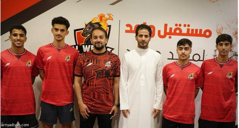 الوحدة يدعم شبابه بـ4 لاعبين