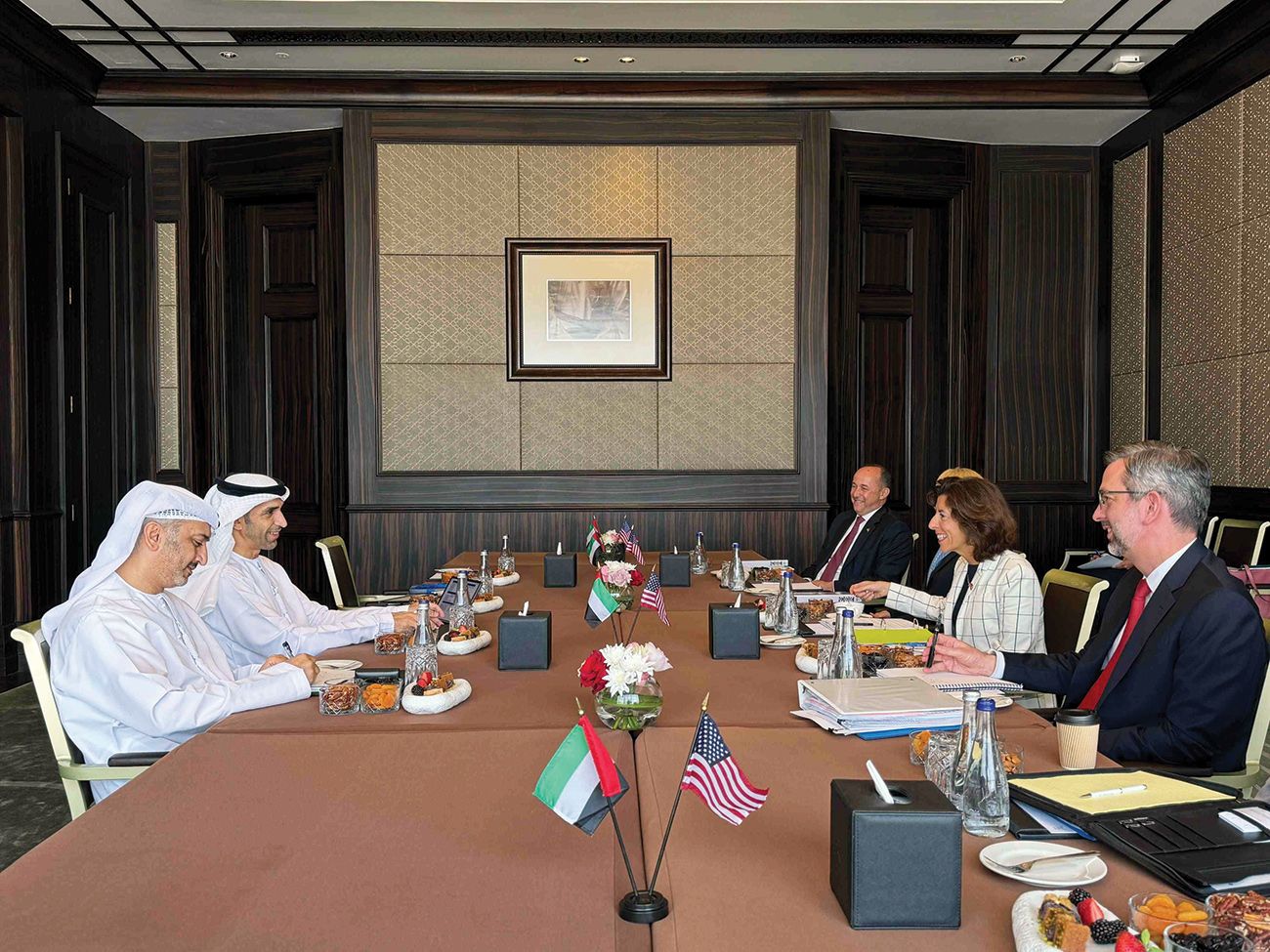 الإمارات تبحث تعزيز التبادلات التجارية مع الولايات المتحدة