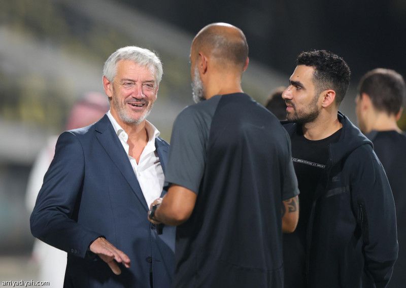 وفد «فيفا» يناقش رعايات الاتحاد